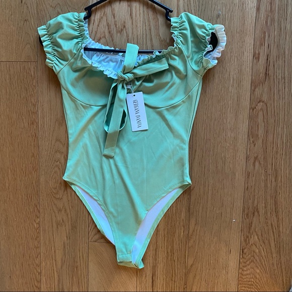 NWT TAYLOR OFF THE SHOULDER BODYSUIT IN GREEN - Picture 12 of 12